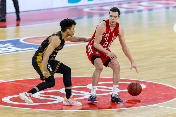 起的背后是 起的背后是